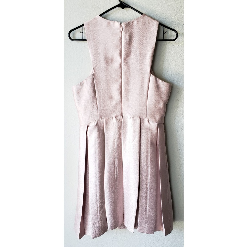 STUNNING 💕SHIMMERY DRESS - Picture 2 of 4